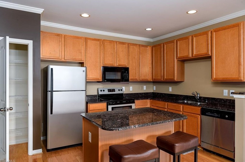 2422 Eagle Creek Ct #303, Winston Salem, NC 27103