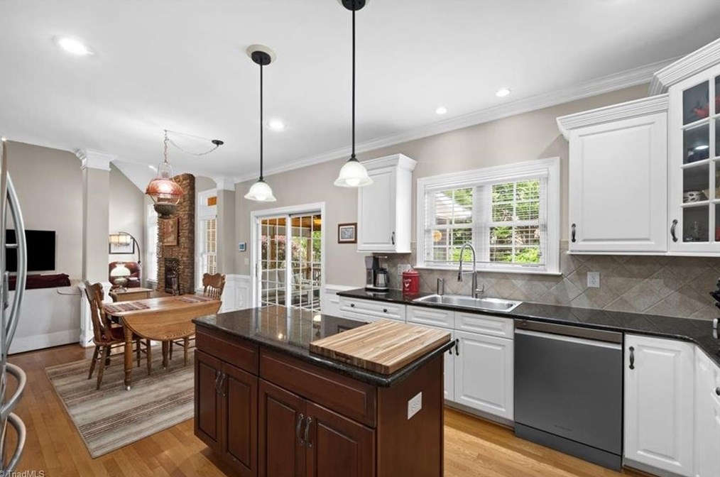 5810 Kacey Meadows Dr, Greensboro NC  27410-2534 exterior