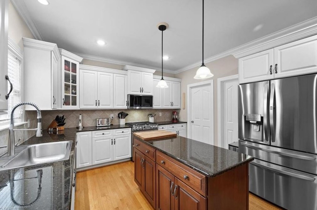 5810 Kacey Meadows Dr, Greensboro NC  27410-2534 exterior