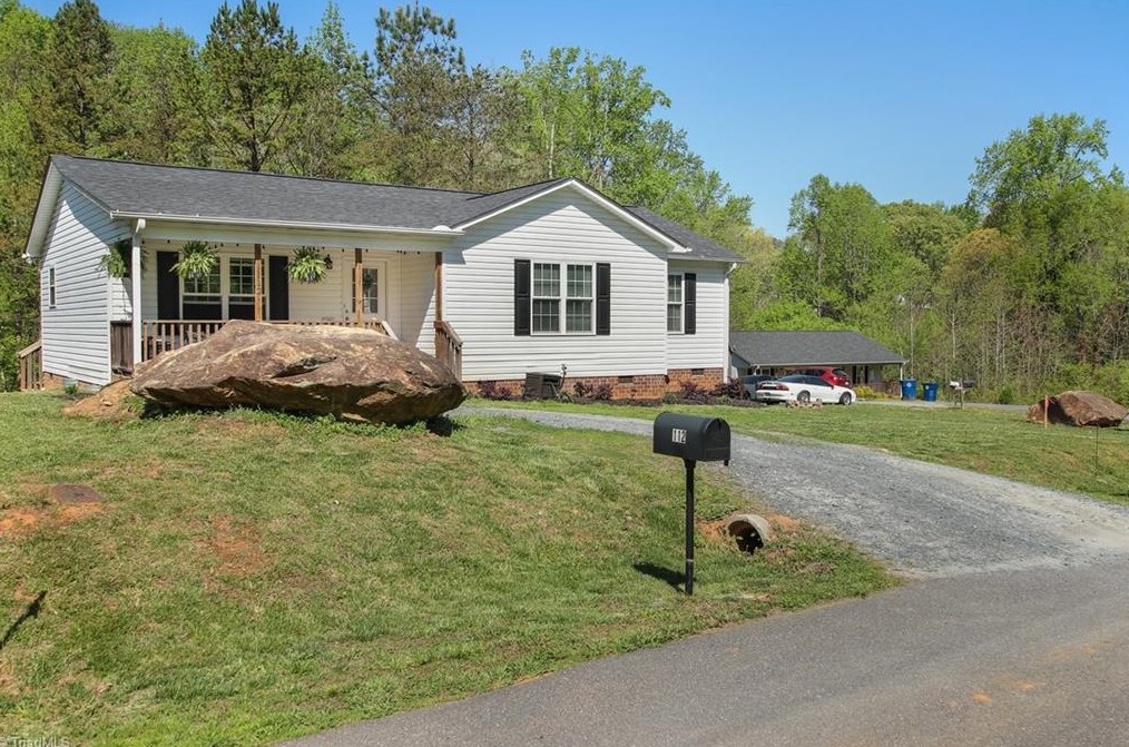 112 Penny St, Randleman, NC 27317
