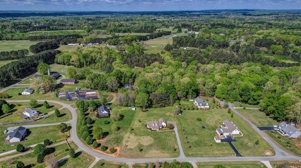 7123 Virginia Lamm Dr, Graham, NC 27253-9820