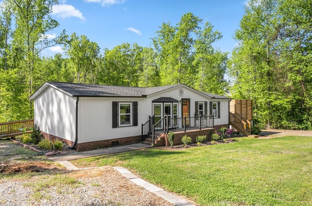429 Riverview Ln, Lexington, NC 27292