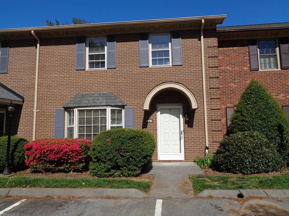 2992 Burke Mill Ct, Winston Salem, NC 27103-5708