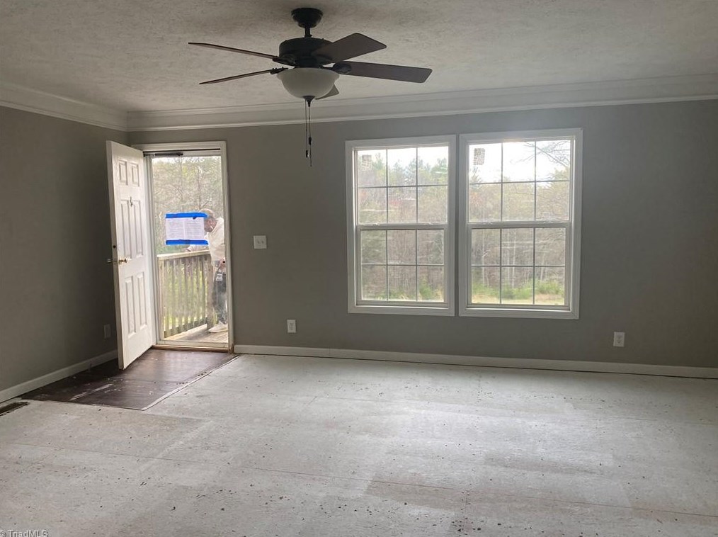 217 Mcmillian Ln, Mount Airy, NC 27030
