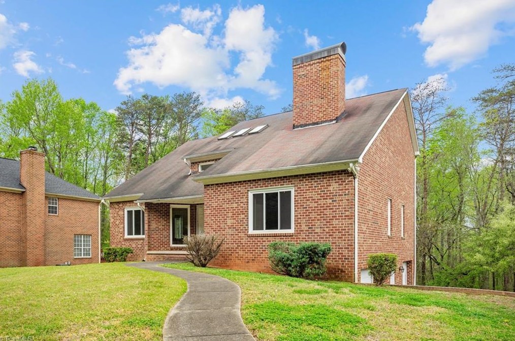2528 Treetop Ln, Winston Salem, NC 27101-1963