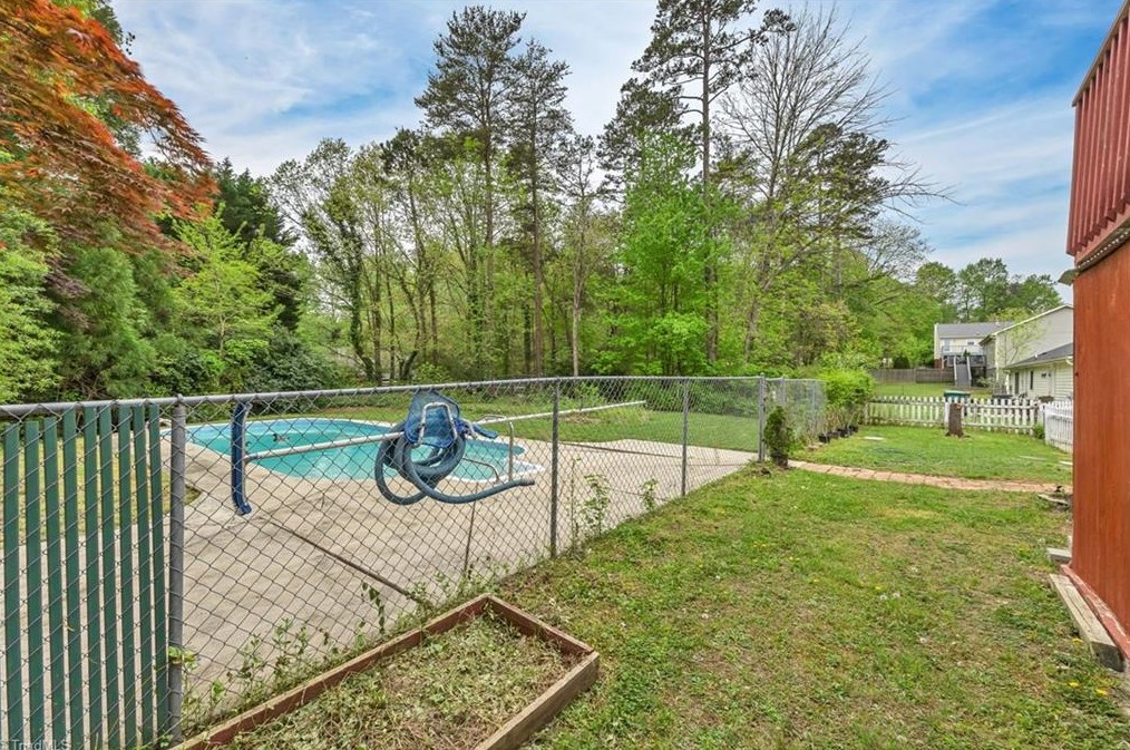 2534 White Fence Way, High Point NC  27265-9307 exterior