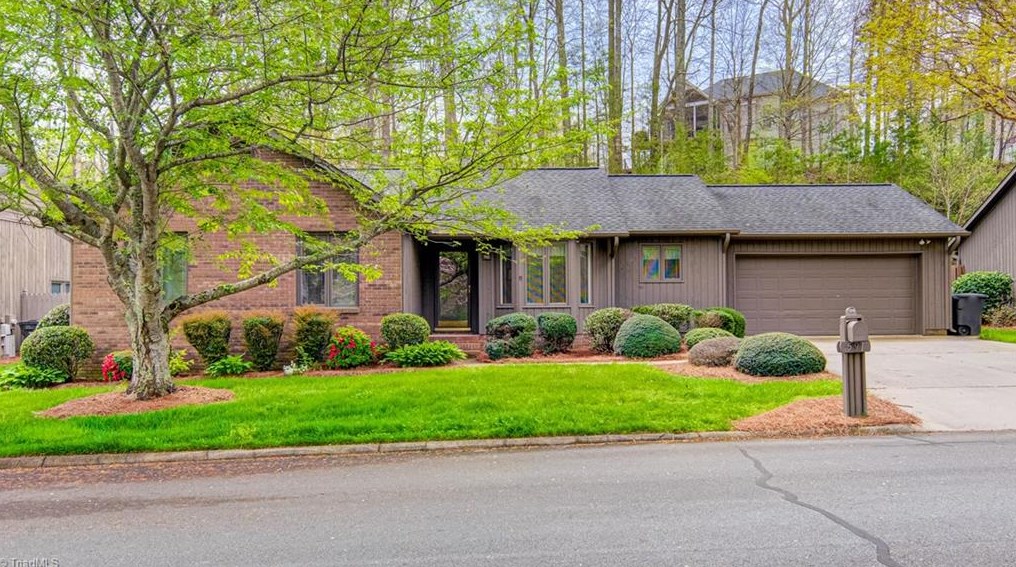 591 Ridgehaven Dr, Winston Salem, NC 27104-5332