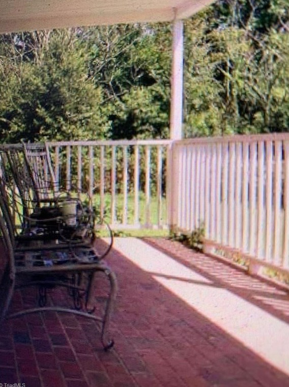 529 Wellhouse Dr, Walnut Cove, NC 27052-8314