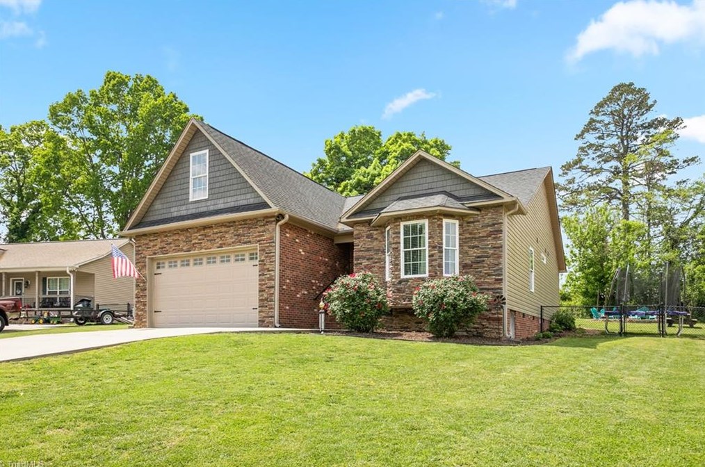 114 Camino Drive, Thomasville, NC 27360