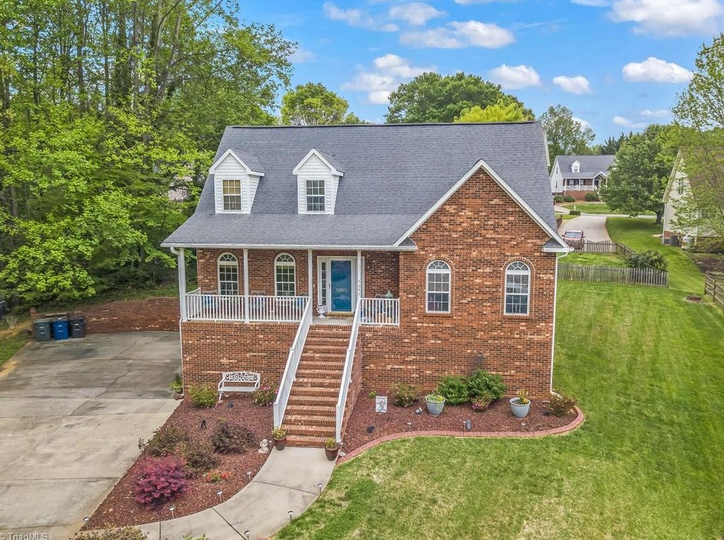 5095 Lake Garden Ct, Kernersville, NC 27284