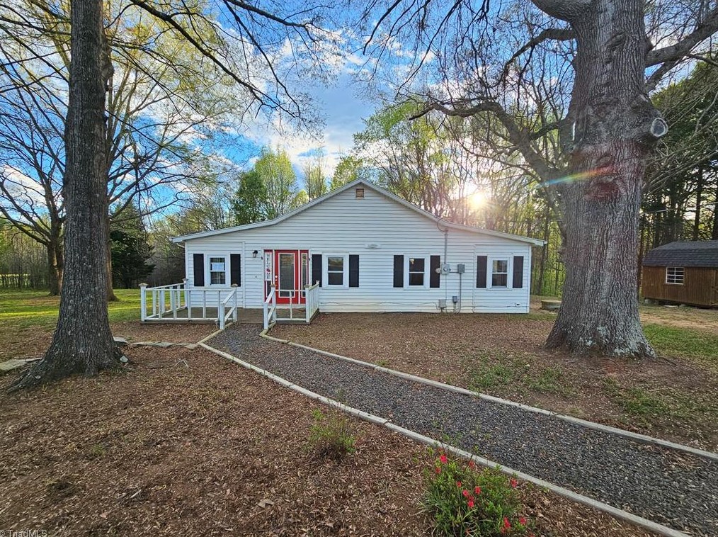 1902 Amberhill Dr, Reidsville, NC 27320