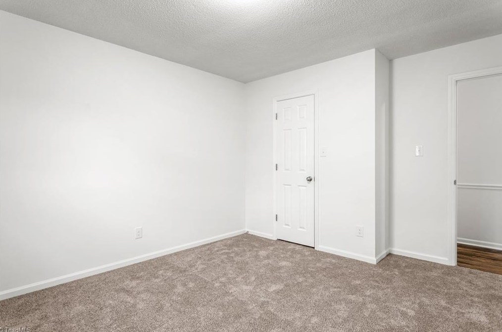 1018 Robert Ln, High Point NC  27263-3300 exterior