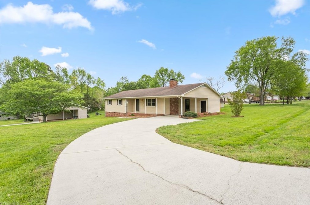 1018 Robert Ln, High Point, NC 27263-3300