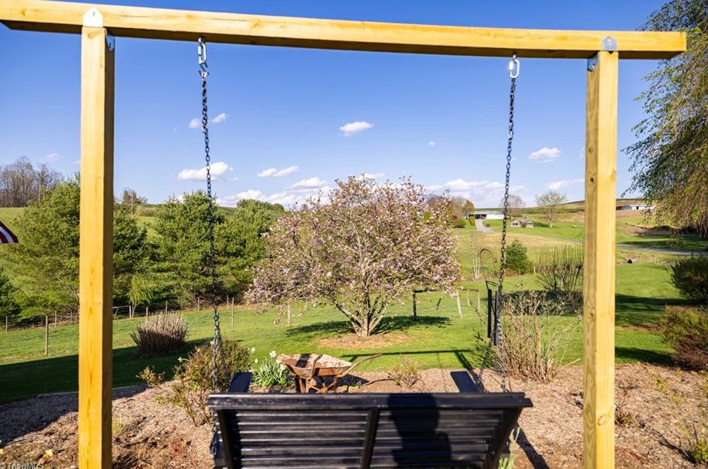 135 Rivers Edge Rd, Edwards Crossroads NC  28675-9766 exterior