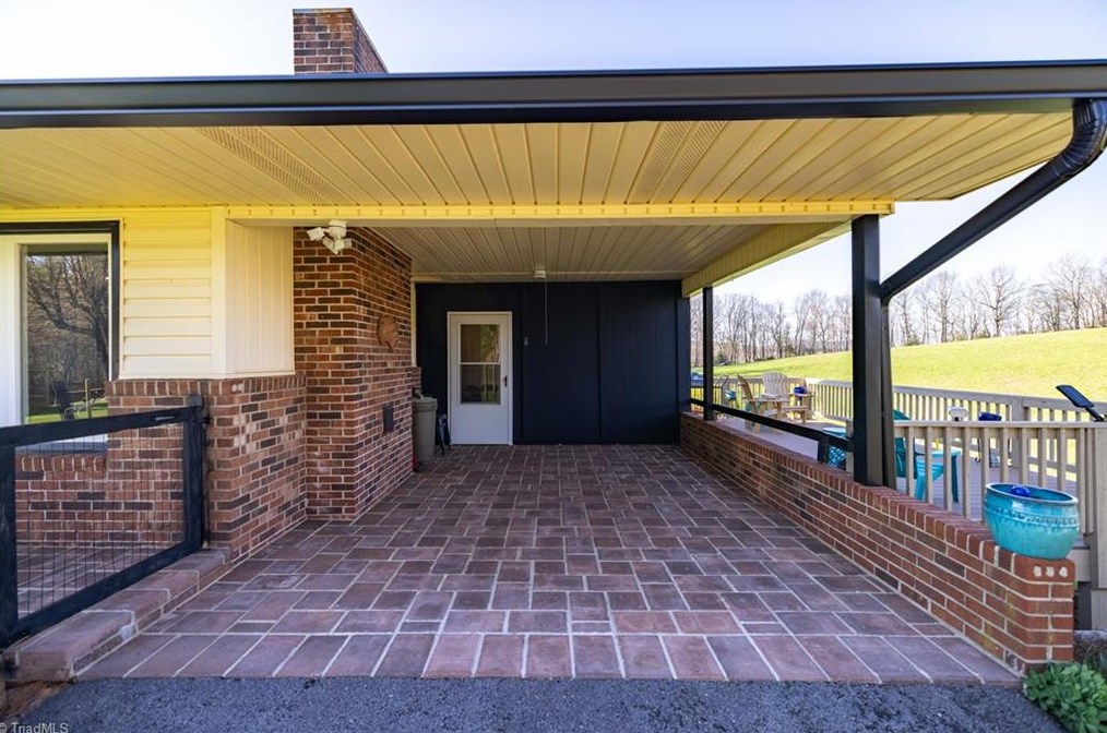 135 Rivers Edge Rd, Edwards Crossroads NC  28675-9766 exterior