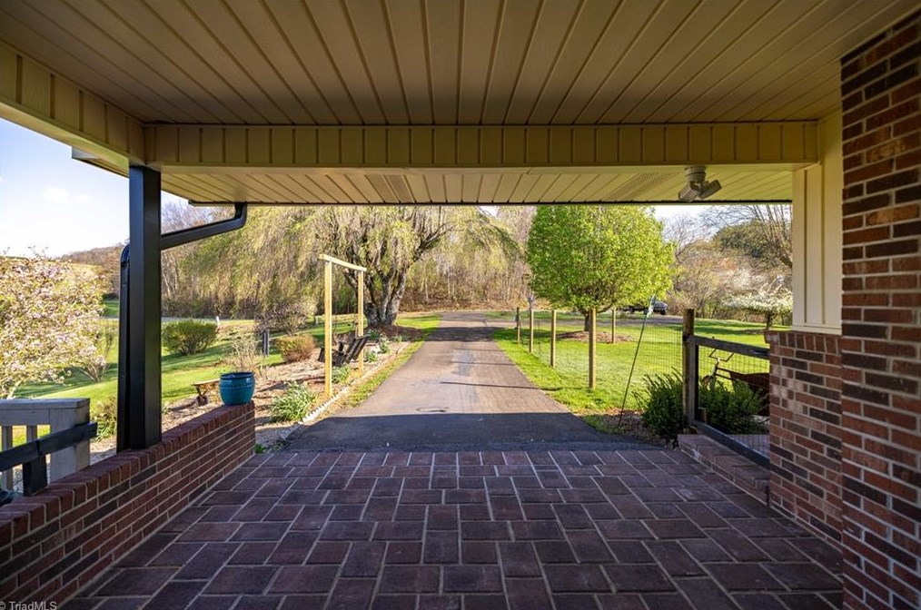 135 Rivers Edge Rd, Edwards Crossroads NC  28675-9766 exterior