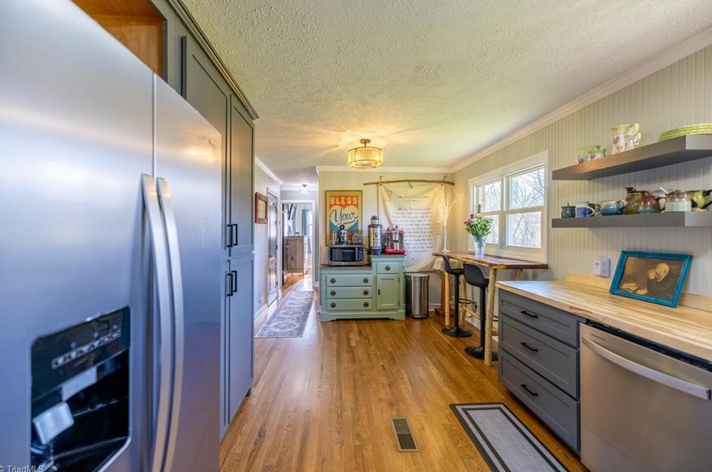 135 Rivers Edge Rd, Edwards Crossroads NC  28675-9766 exterior