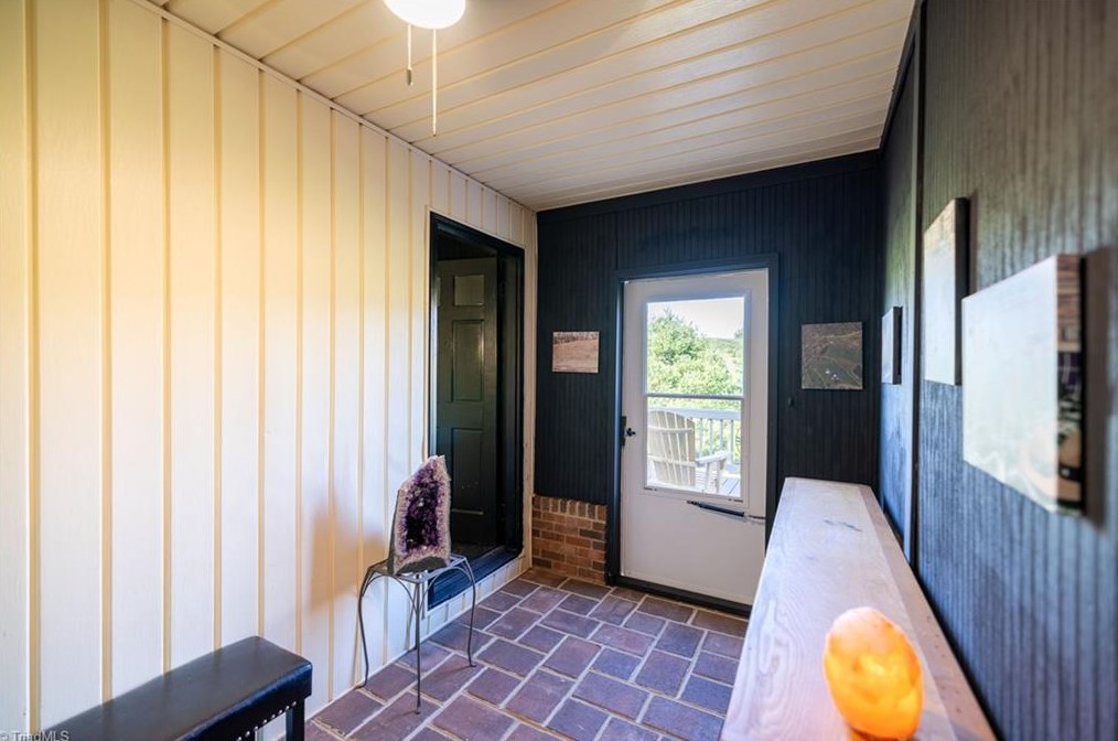 135 Rivers Edge Rd, Edwards Crossroads NC  28675-9766 exterior