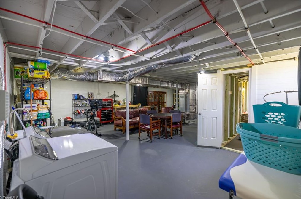 135 Rivers Edge Rd, Edwards Crossroads NC  28675-9766 exterior