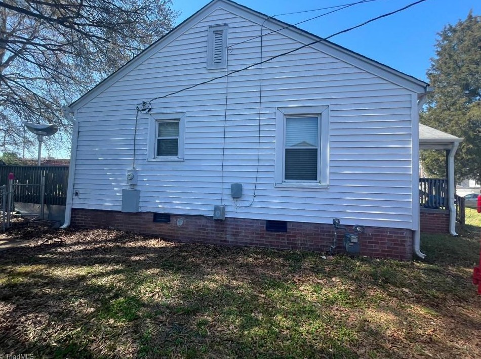 2315 Edgewood Dr, High Point, NC 27262