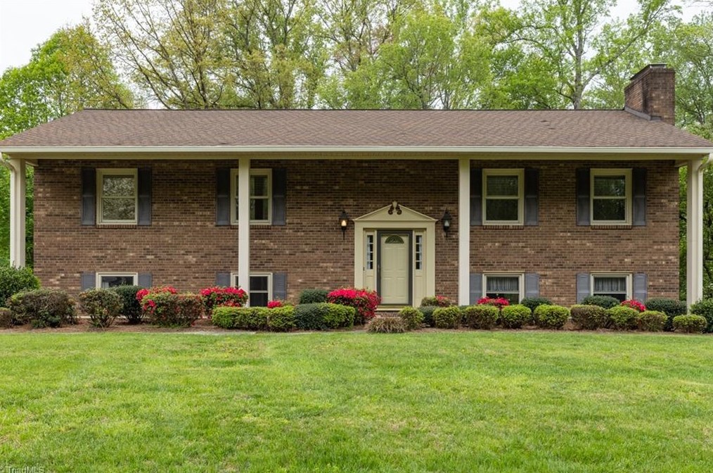 3900 Tam O Shanter Rd, Kernersville, NC 27284