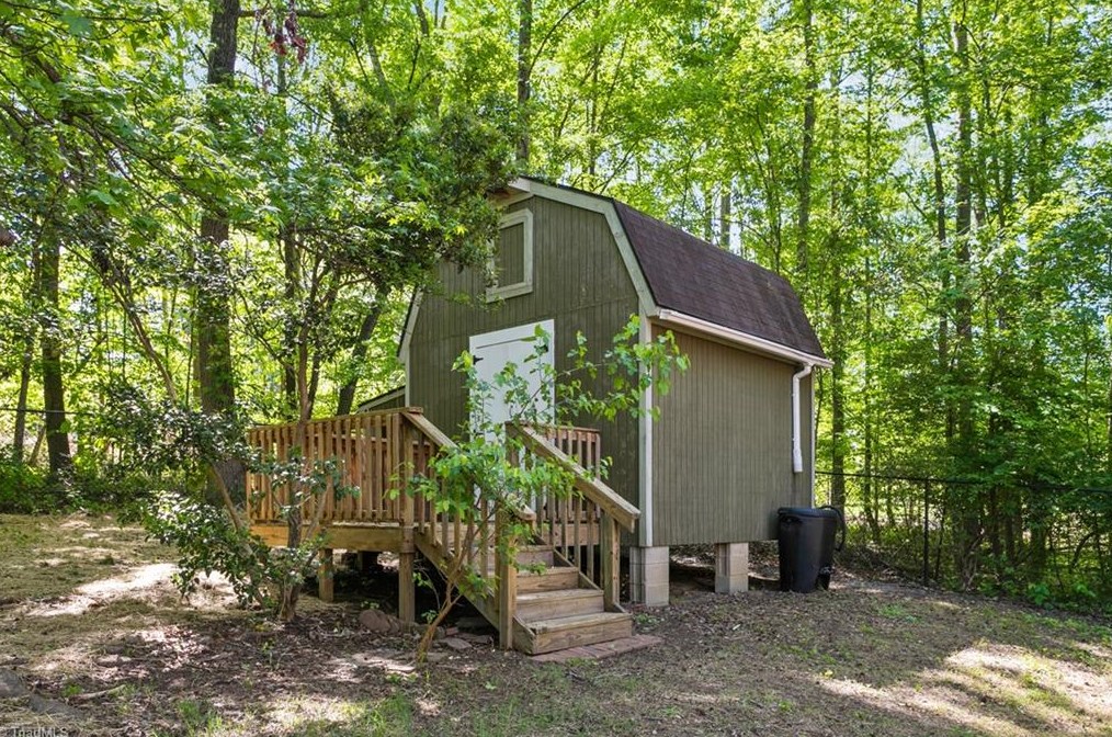 327 Scientific St, High Point NC  27260-4335 exterior