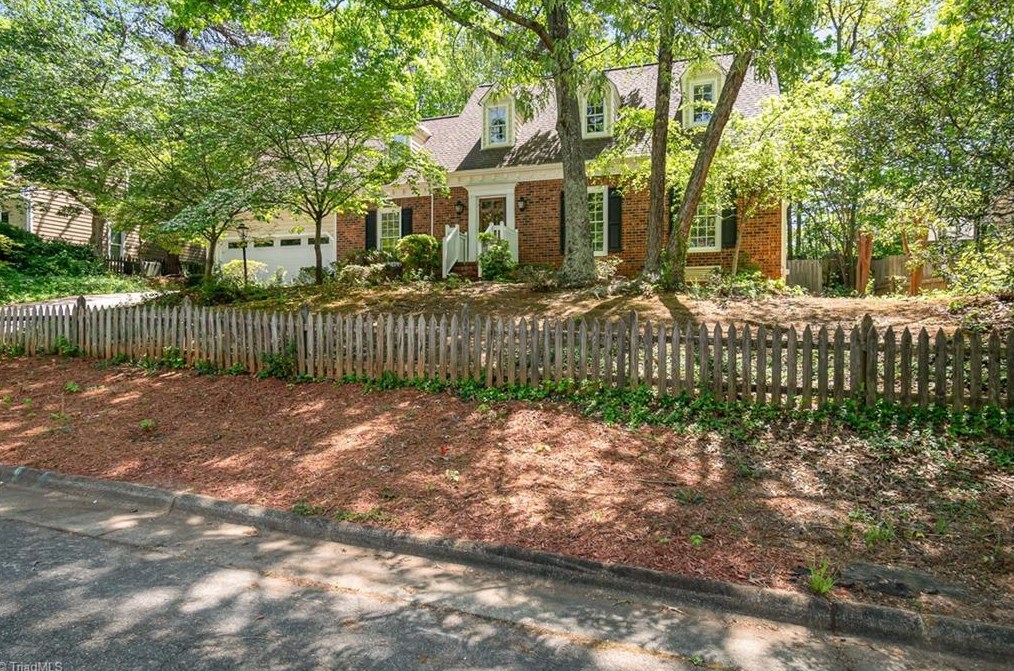 302 Tower Ln, Greensboro, NC 27410-5131