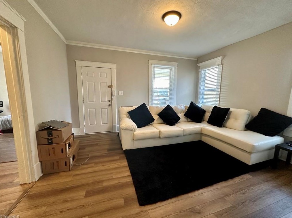 907 Gregory St, Greensboro, NC 27403-3026