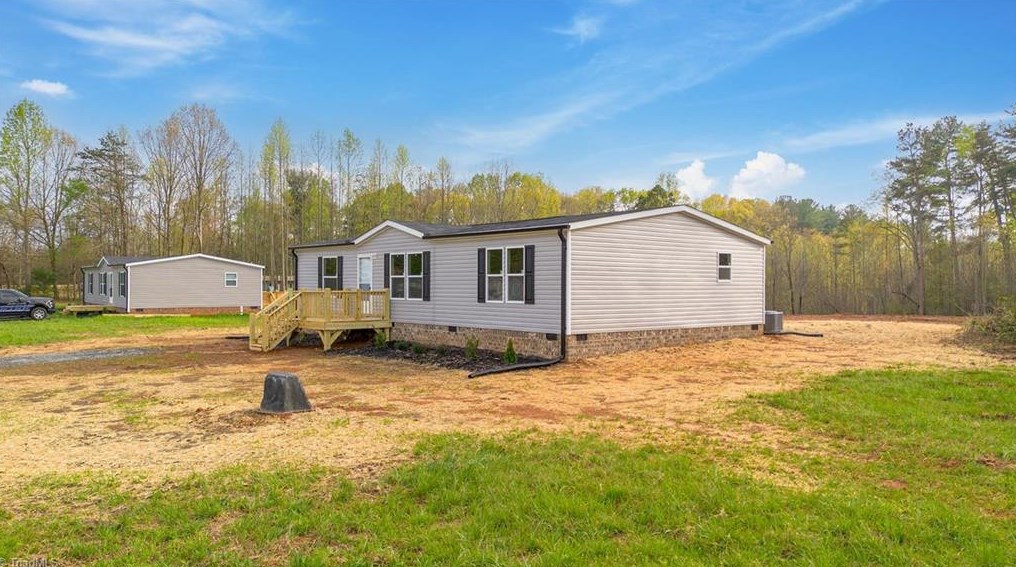 1250 Poplar Springs Rd, Elkin NC 28621-6103 exterior