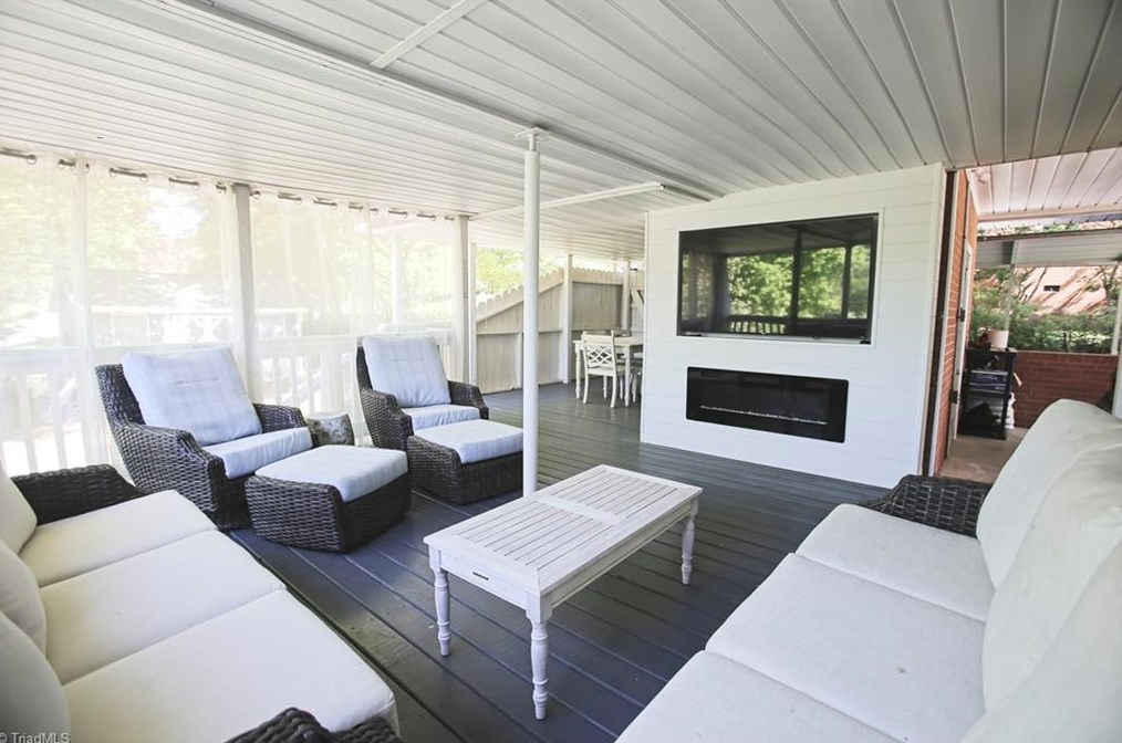 204 Lakewood Dr, Lexington NC  27292-4724 exterior