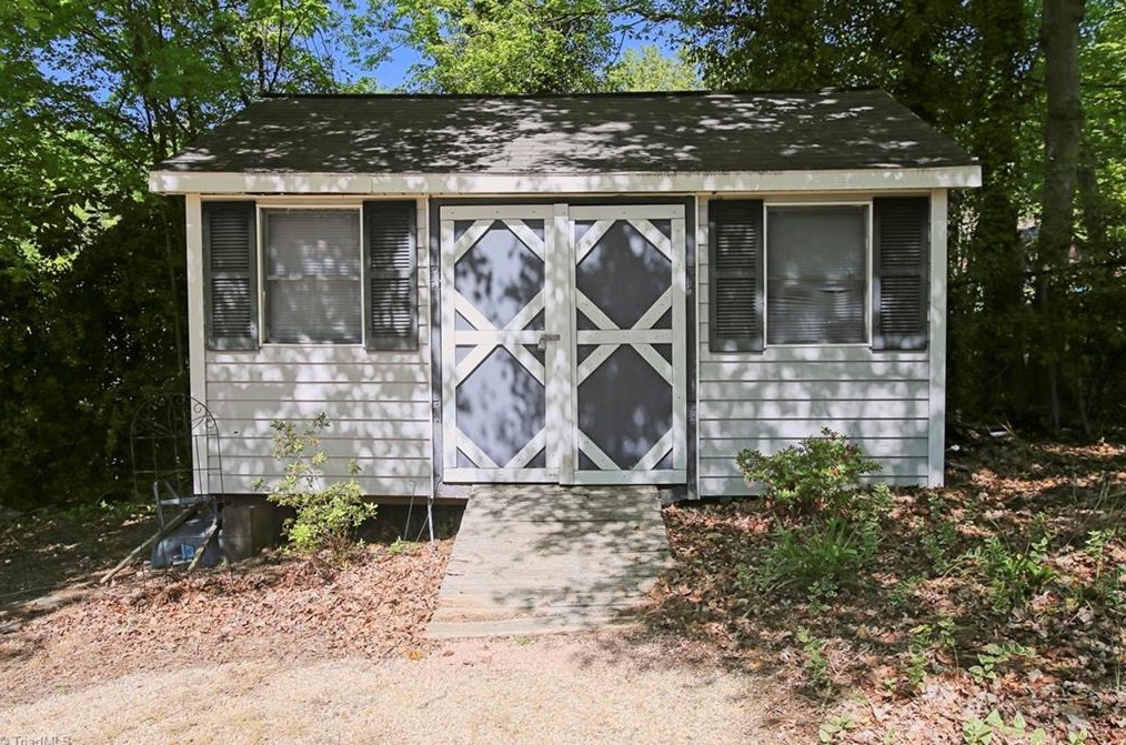 204 Lakewood Dr, Lexington NC  27292-4724 exterior