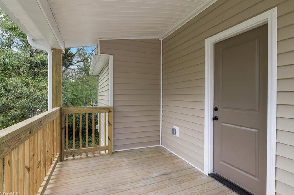 814 Douglas St, Greensboro NC  27406-1813 exterior