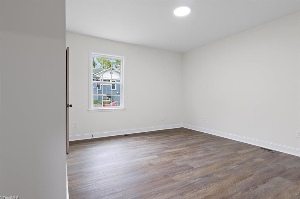 814 Douglas St, Greensboro NC  27406-1813 exterior