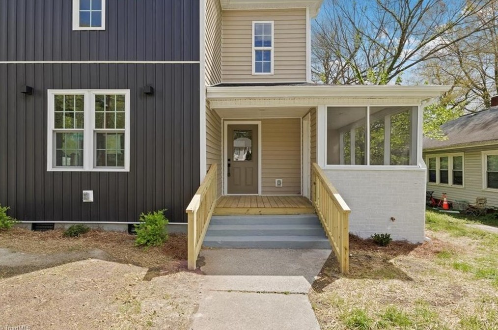 814 Douglas St, Greensboro, NC 27406-1813
