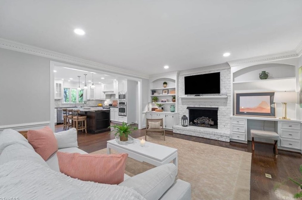 3609 Redfield Dr, Greensboro NC  27410-2829 exterior