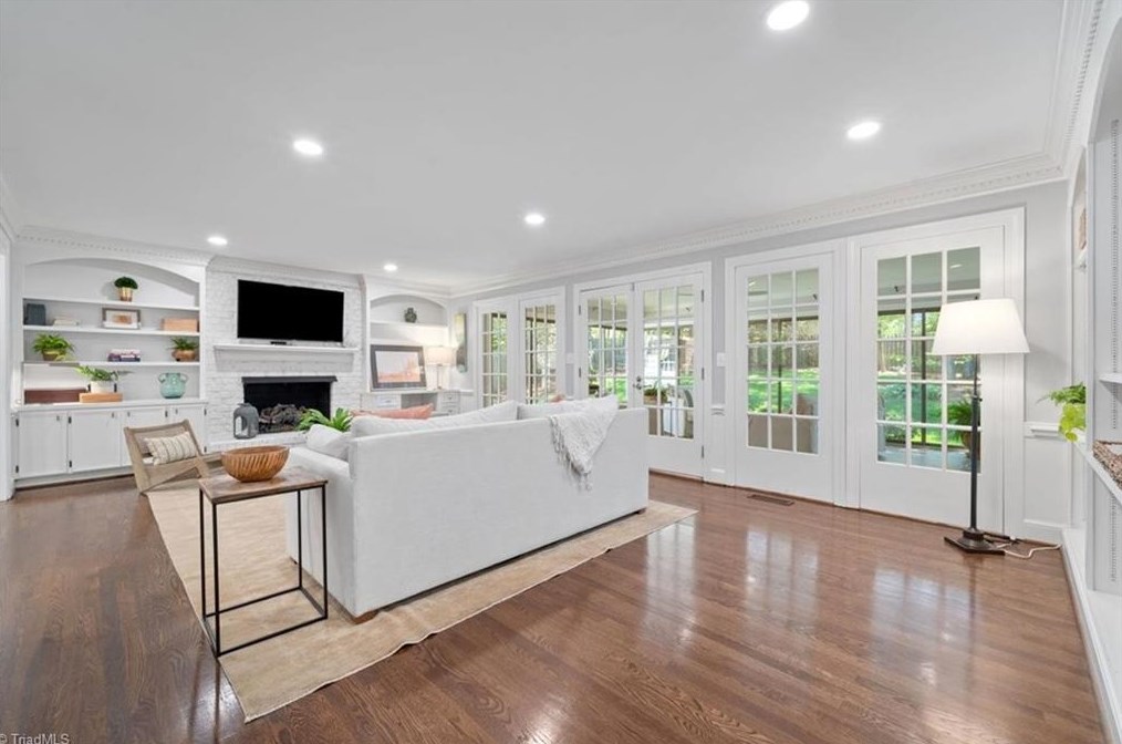 3609 Redfield Dr, Greensboro NC  27410-2829 exterior