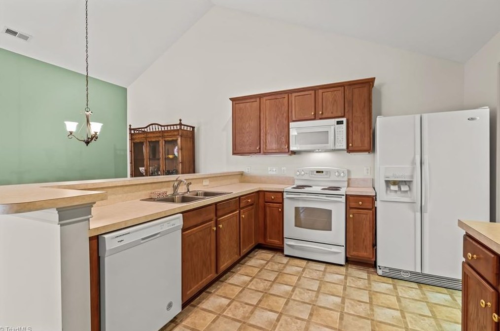 2231 Eagle Nesting Ln, Greensboro NC 27407-3900 exterior