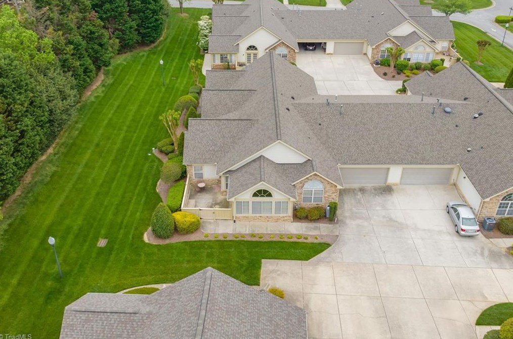 2231 Eagle Nesting Ln, Greensboro NC 27407-3900 exterior