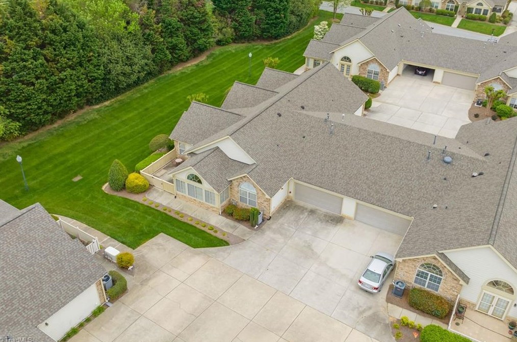 2231 Eagle Nesting Ln, Greensboro NC 27407-3900 exterior