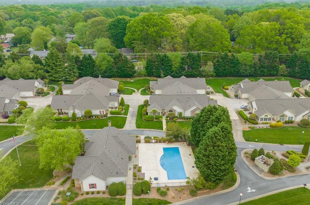 2231 Eagle Nesting Ln, Greensboro NC 27407-3900 exterior