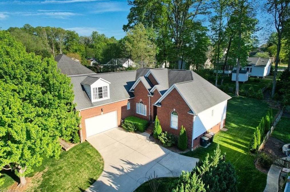 3355 Old Barn Rd, Greensboro, NC 27410-9600