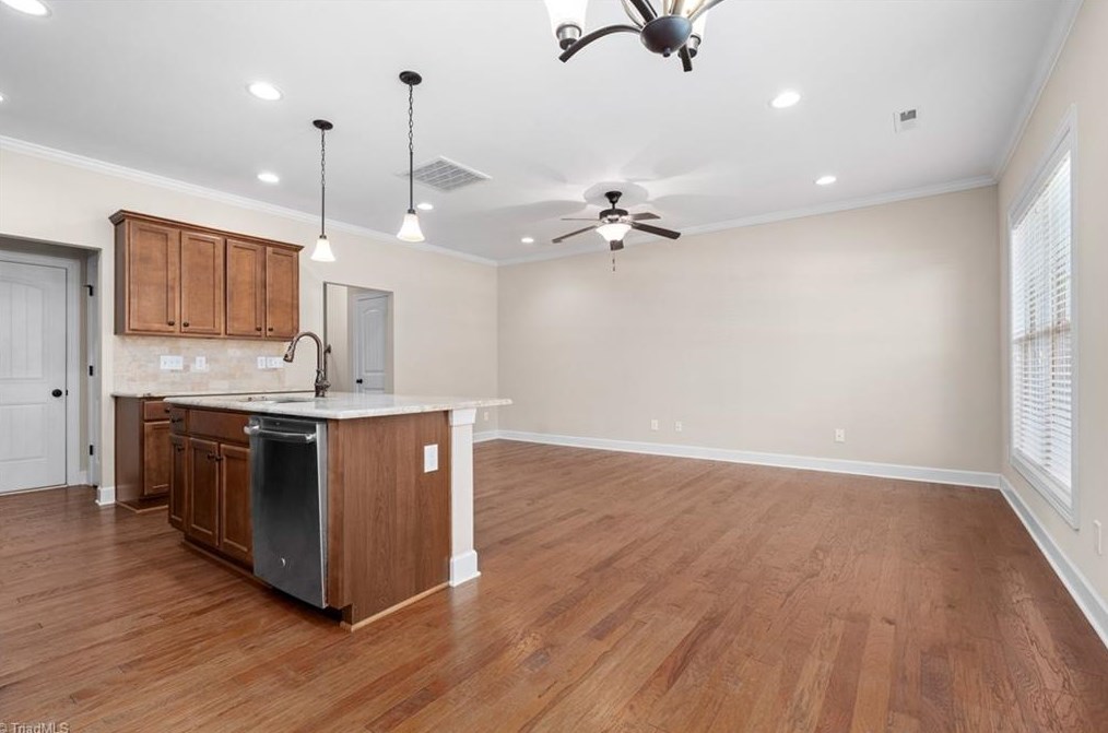 4025 Canterwood Dr, Greensboro NC  27410-9936 exterior