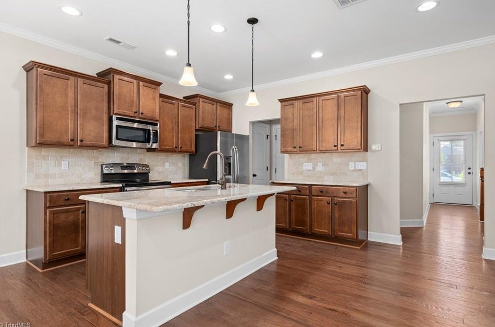 4025 Canterwood Dr, Greensboro NC  27410-9936 exterior