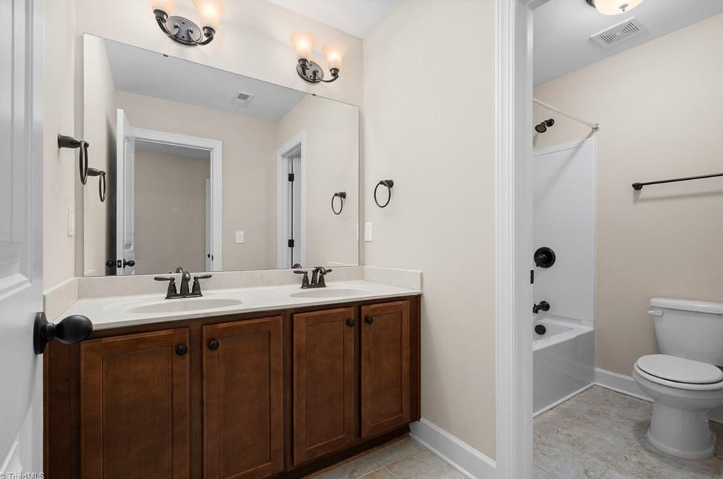 4025 Canterwood Dr, Greensboro NC  27410-9936 exterior