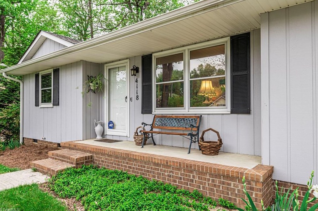 4118 Elmyra Dr, Greensboro, NC 27407-7502