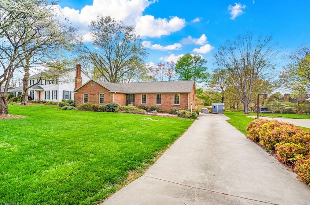 3741 Sagamore Dr, Greensboro, NC 27410