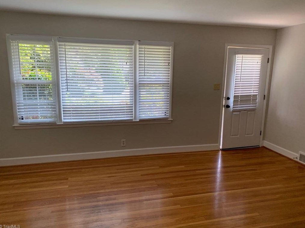 1365 Oak Grove Rd, Winston Salem, NC 27103