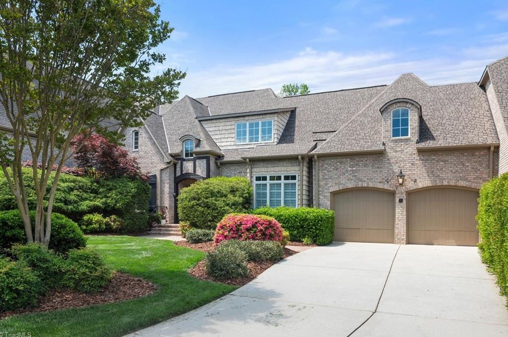21 Creswell Ct, Greensboro, NC 27407-7894