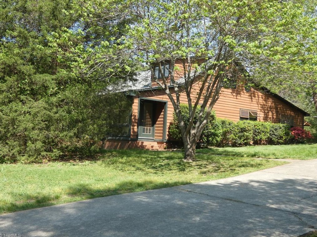 3562 Wall Rd, Greensboro, NC 27407-9727
