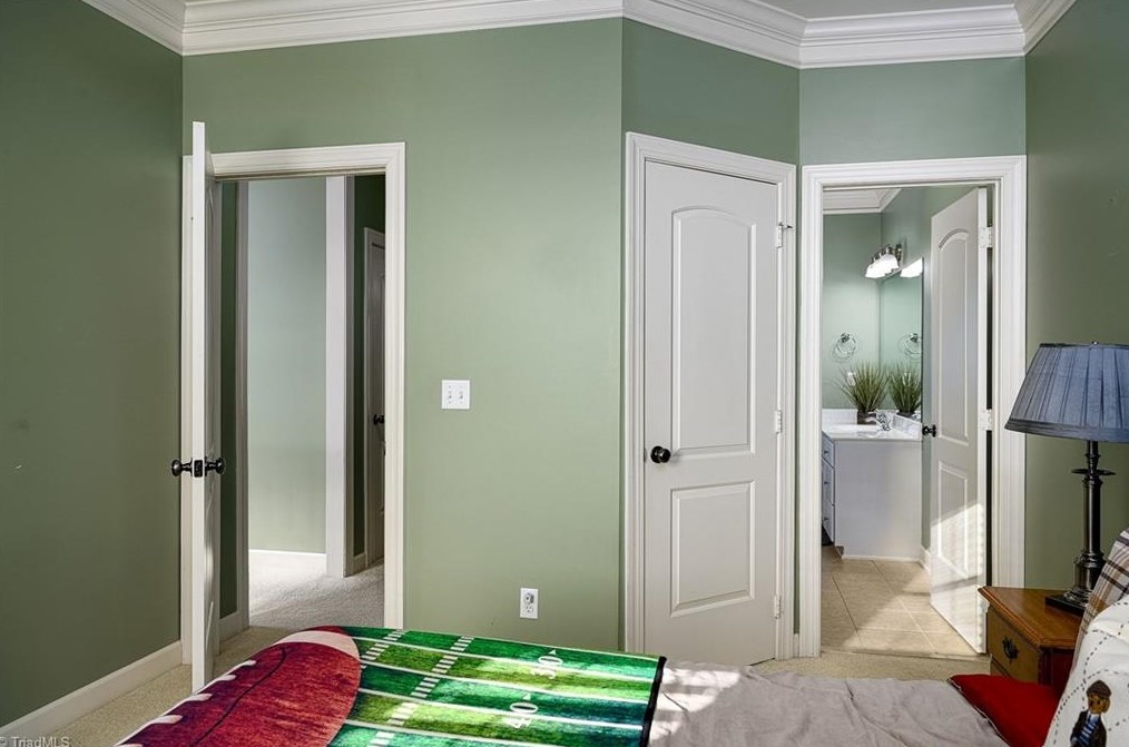 6090 Clopton Dr, Greensboro NC 27455-8373 exterior